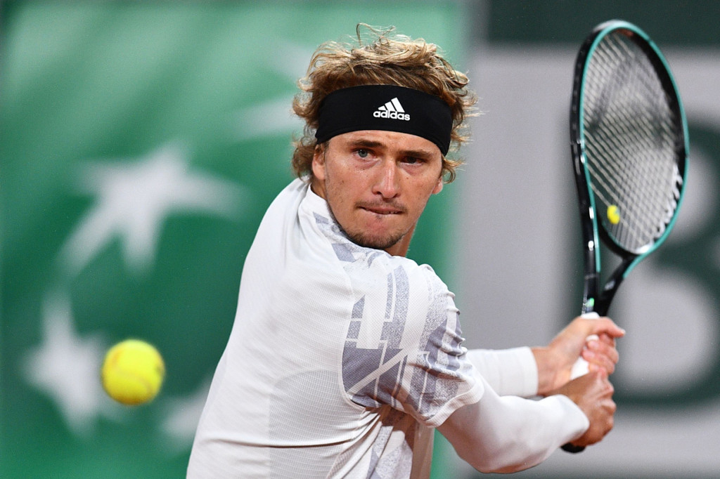 Hasil positif juga diraih finalis Amerika Serikat Terbuka 2020, Alexander Zverev. AFP Photo/Anne-Christine Poujoulat