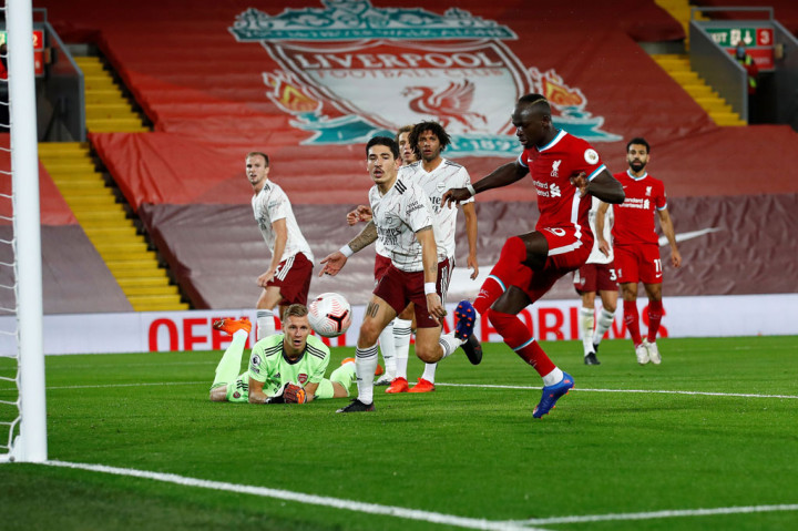 Namun, keunggulan Arsenal hanya bertahan sejenak. Tiga menit kemudian Sadio Mane menyontek bola muntah hasil penyelamatan tak sempurna Leno atas tembakan Mohamed Salah dan skor kembali imbang 1-1.