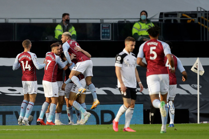Gol Jack Grealish disambut gembira rekan-rekan setimnya.