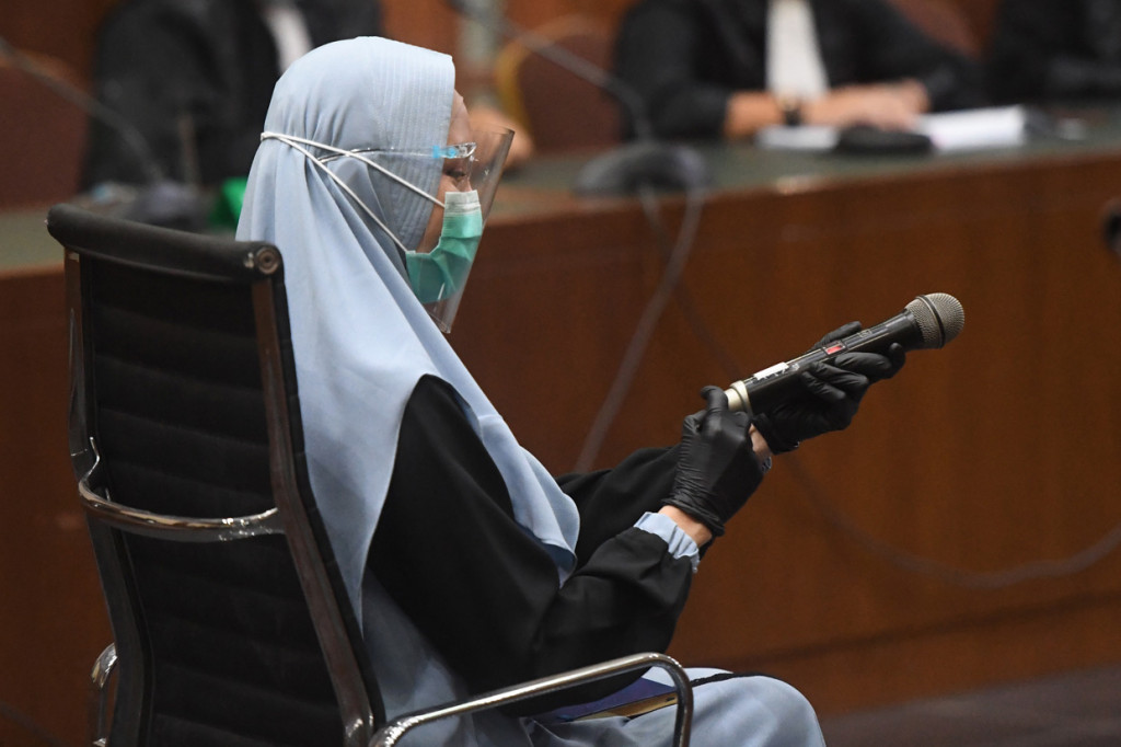 Terdakwa kasus dugaan suap dan gratifikasi pengurusan fatwa Mahkamah Agung (MA) Djoko Tjandra, Pinangki Sirna Malasari mengikuti sidang lanjutan di Pengadilan Tipikor, Jakarta.