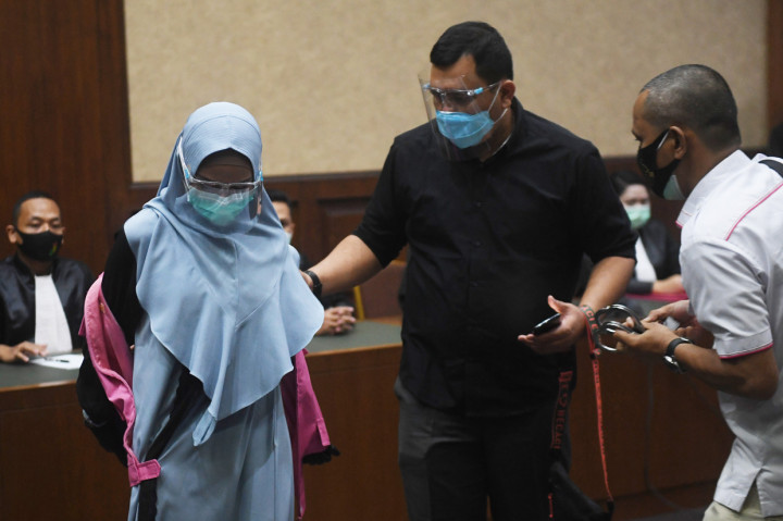 Sidang itu beragenda mendengarkan eksepsi atau nota pembelaan terdakwa atas dakwaan jaksa penuntut umum.