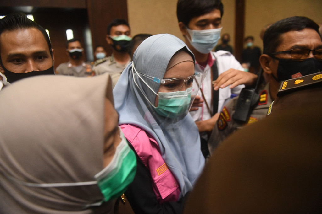 Jaksa Pinangki Sirna Malasari melalui surat menyampaikan permintaan maaf kepada mantan Ketua Mahkamah Agung (MA) Hatta Ali dan Jaksa Agung Sanitiar Burhanuddin karena menyangkutkan nama keduanya dalam action plan Joko Tjandra.