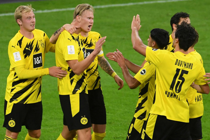 Erling Haaland lantas berhasil menyamakan kedudukan pada menit ke-55. 