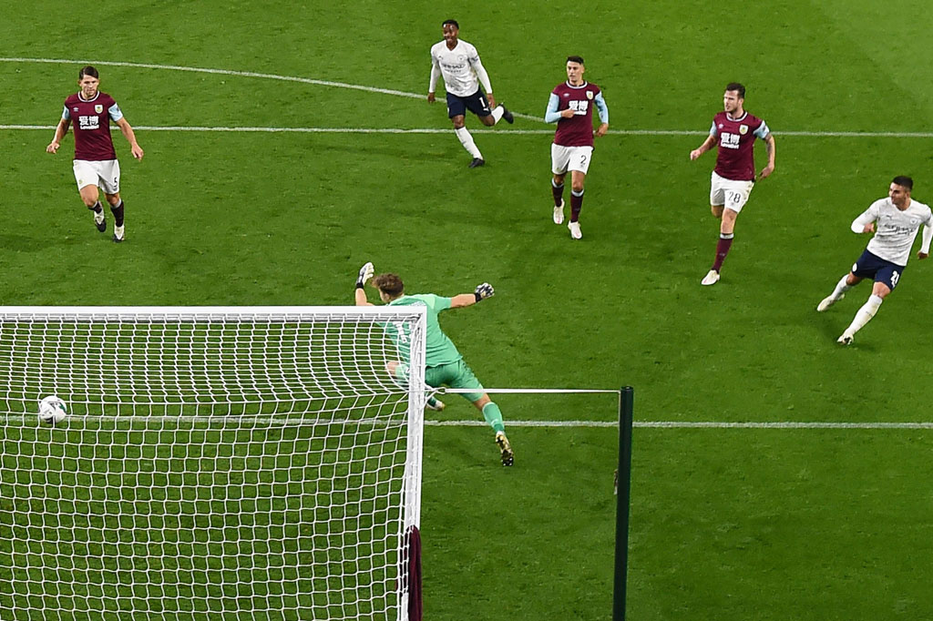 Lantas pada menit ke-65, Torres mencetak gol debutnya bersama City dengan sebuah sepakan keras ke pojok kanan bawah gawang Burnley.