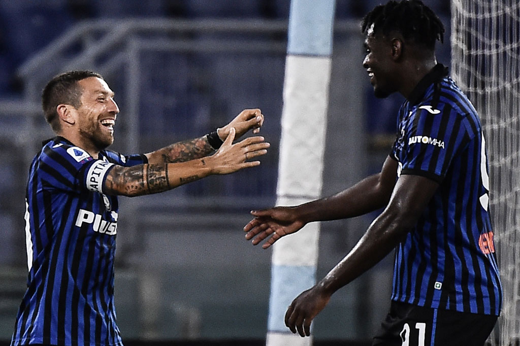 Gomez kemudian merestorasi keunggulan tiga gol Atalanta melalui upaya individu yang indah, ketika ia merebut bola dari Patric dan melepaskan sepakan keras kaki kiri dari sudut sempit menuju sudut atas gawang tuan rumah.