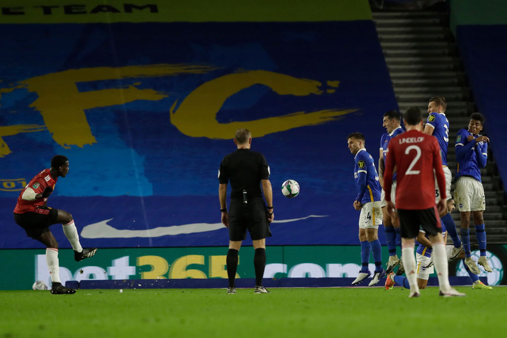 Dan Paul Pogba melengkapi kemenangan MU jadi 3-0 lewat eksekusi tendangan bebasnya yang menawan. Bola tendangan bebas pemain timnas Prancis tersebut sempat membentur pagar betis dan berbelok arah untuk menjebol gawang Jason Steele.
