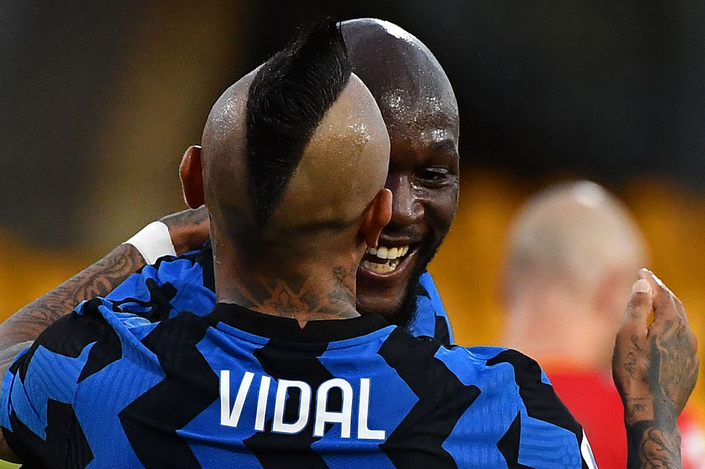 Lukaku membukukan gol keduanya pada menit ke-28, sebelum Gianluca Caprari memperkecil ketertinggalan tim promosi Benevento lewat golnya pada menit ke-34.