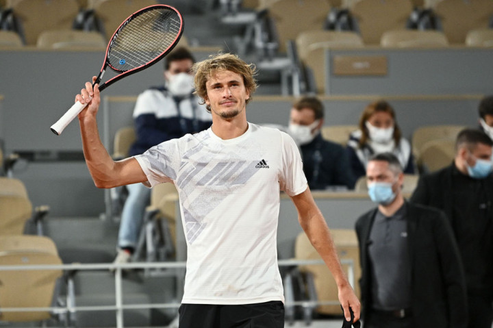 Alexander Zverev dipaksa melalui laga melelahkan sebanyak lima set di babak kedua French Open 2020. 