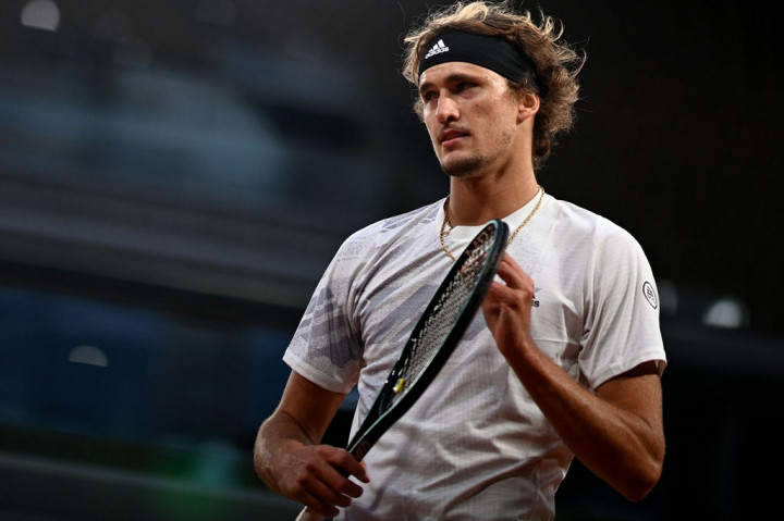 Zverev selanjutnya akan menghadapi petenis Italia Marco Cecchinato yang dia kalahkan di perempat final Australia Open awal tahun ini.