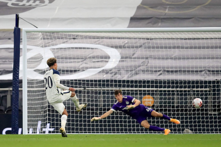 Spurs menutup pesta gol menjadi 7-2 lewat eksekusi penalti Dele Alli pada menit ke-90.