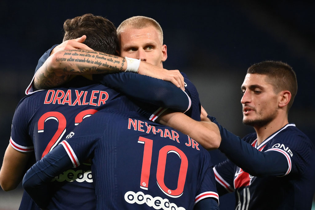 Lima menit berselang PSG kembali menjauh lewat gol Julian Draxler.