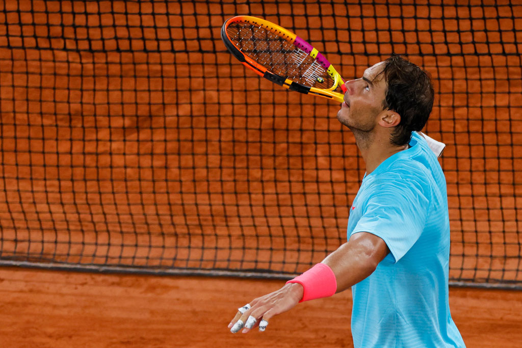 Juara Roland Garros 12 kali itu mengalahkan petenis nomor 74 dunia Italia Stefano Travaglia hanya dalam waktu 95 menit, sekaligus membukukan kemenangannya yang ke-96 di turnamen tersebut.
