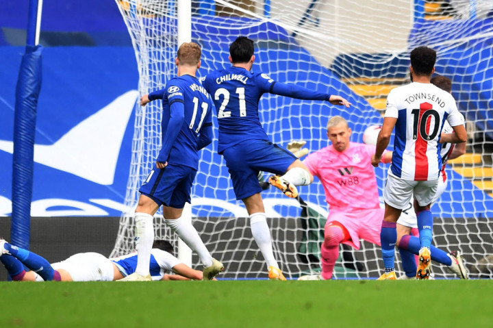 Pemain anyar The Blues Ben Chilwell tampil gemilang dalam debutnya dengan mencetak satu gol dan satu assist. Lima menit selepas turun minum yang berkedudukan nirgol, Chilwell membuka keunggulan Chelsea lewat tembakan keras menyambar bola liar hasil umpan silang Cesar Azpilicueta.