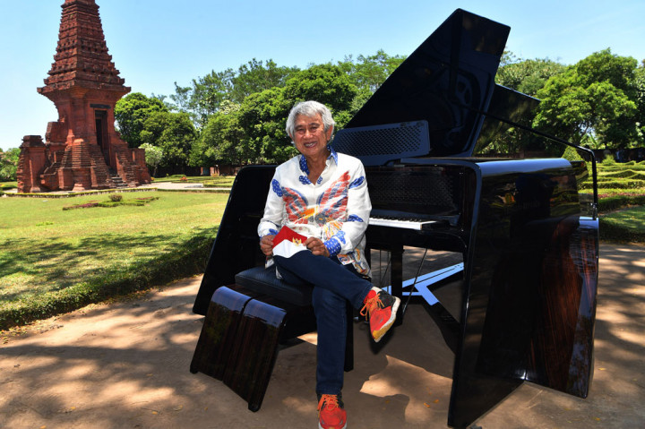 Piano Sjuman+Renanda SR1928 The Awakening mendapat penghargaan MURI sebagai piano terbesar pertama yang diproduksi oleh Indonesia, pada Sabtu, 3 Oktober 2020.