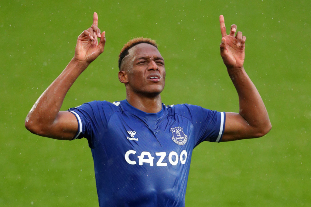 Tapi Everton kembali memimpin di masa injury time berkat Yerry Mina. AFP Photo/Peter Byrne
