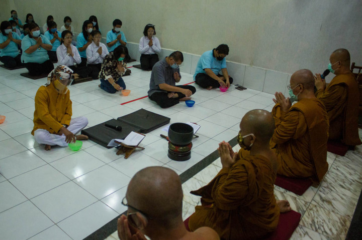 Ritual Sanghadana Kathina tersebut merupakan rangkaian perayaan Kathina 2564/2020 guna mengumpulkan persembahan untuk mencukupi kebutuhan para bhikkhu.
