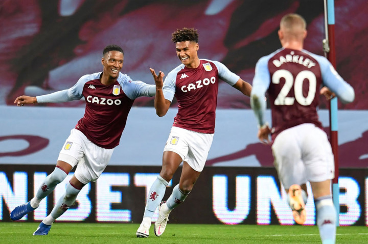 Villa terus menggila dan pada menit ke-39 Watkins melengkapi raihan trigolnya dengan sundulan mudah menyambut umpan tarik Trezeguet demi menutup babak pertama dengan keunggulan meyakinkan 4-1.