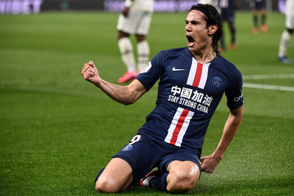 Cavani yang sudah tanpa klub sejak meninggalkan Paris Saint-Germain pada akhir Juni lalu bisa melakukan debutnya melawan PSG saat United melakukan laga tandang Liga Champions pada 20 Oktober mendatang.