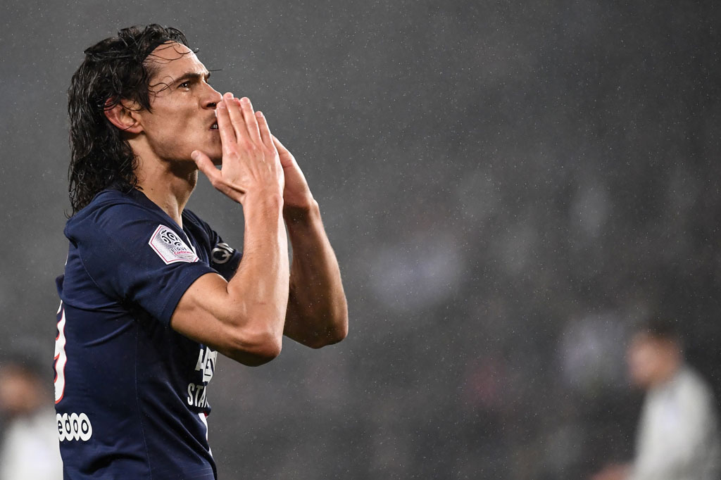 Cavani memenangkan enam gelar Ligue 1 selama waktunya bersama PSG dan mengangkat Copa America pada 2011 bersama timnas Uruguay.