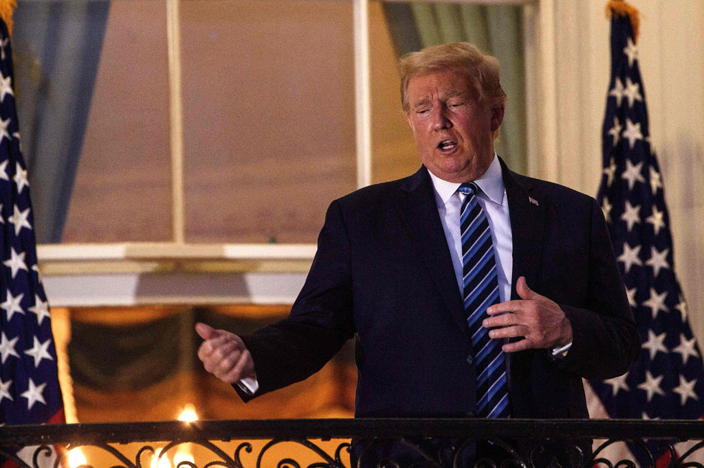 Kembalinya Trump ke Gedung Putih secara cermat berhasil menunjukkan dirinya sehat secara fisik, sementara serangkaian tweet yang mencolok menunjukkan sudut pandang serangan politik Trump - bahwa dia secara pribadi berhasil mengalahkan covid.