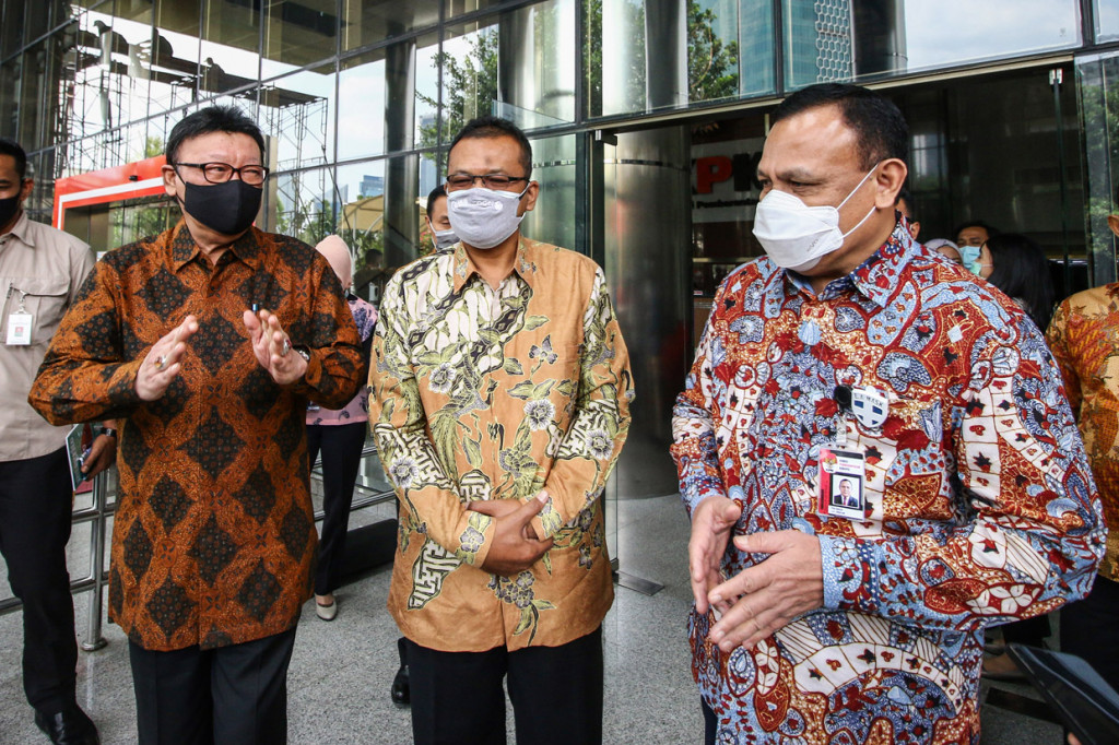 Ketua KPK Firli Bahuri menuturkan KPK memiliki tujuan membangun kapasitas serta kapabilitas para pegawainya. Untuk itu, pihaknya berencana akan memberikan pelatihan khusus melalui LAN.