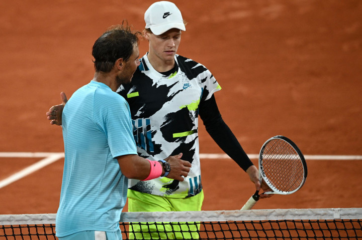 Nadal menang dengan skor 7-6 (7/4), 6-4, 6-1 sekaligus meraih kemenangan ke-98 dalam pertandingan ke-100 nya di French Open.