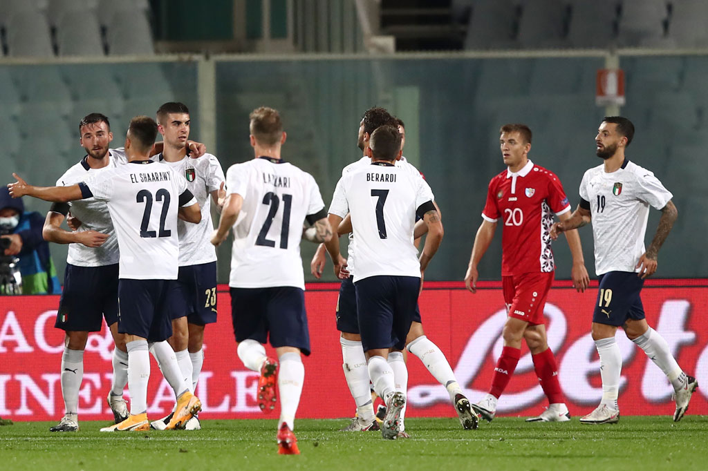 Tujuh menit berselang keunggulan Italia bertambah menjadi 4-0 lewat gol bunuh diri Veaceslav Posmac.