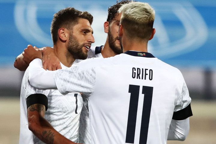 Domenico Berardi menutup pesta gol tuan rumah menjadi 6-0 pada menit ke-72 usai menuntaskan umpan matang Vicenzo Grifo.