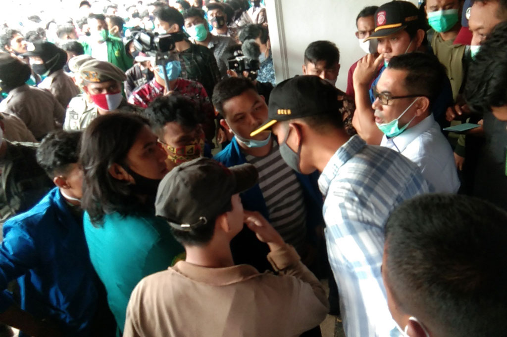 Mahasiswa di  Banda  Aceh  Demo Tolak UU Cipta Kerja Medcom id