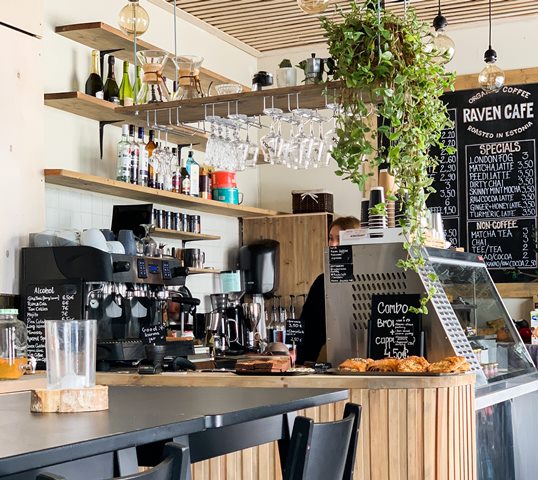 PSKS tertuang dalam SK Wali Kota Depok Nomor 443/386/Kpts/Dinkes/Huk tentang Pembatasan Kegiatan Usaha Restoran, Kafe, Rumah Makan, Warung, dan Usaha Sejenis. (Sandra Odilifia)