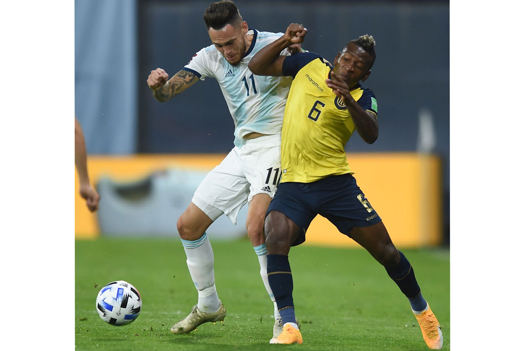 Tim Tango menguasai jalannya pertandingan sejak awal laga, dan pada menit ke-13 mendapat hadiah penalti setelah Lucas Ocampos dilanggar Pervis Estupinan di dalam kotak terlarang.