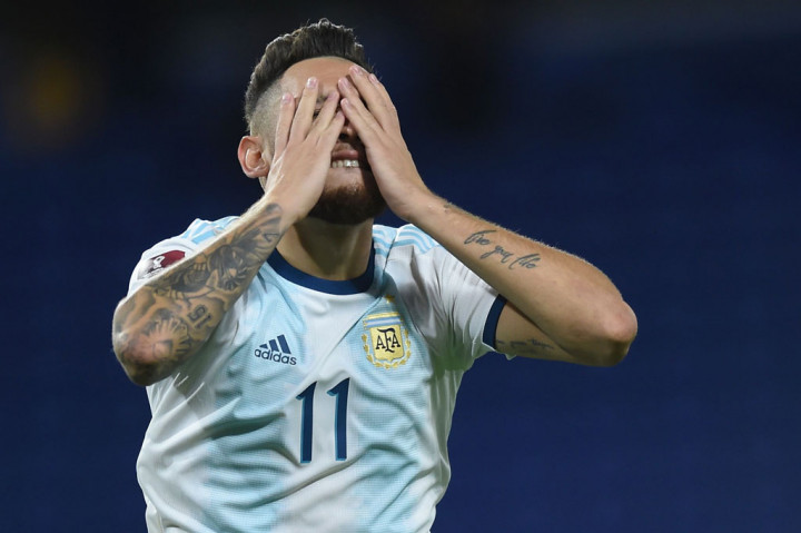 Peluang tuan rumah untuk memperbesar keunggulan didapat oleh Ocampos di awal babak kedua. Mendapat umpan dari Lautaro Martinez, sepakan pemain Sevilla tersebut masih dapat diselamatkan kiper Ekuador Alexander Dominguez.