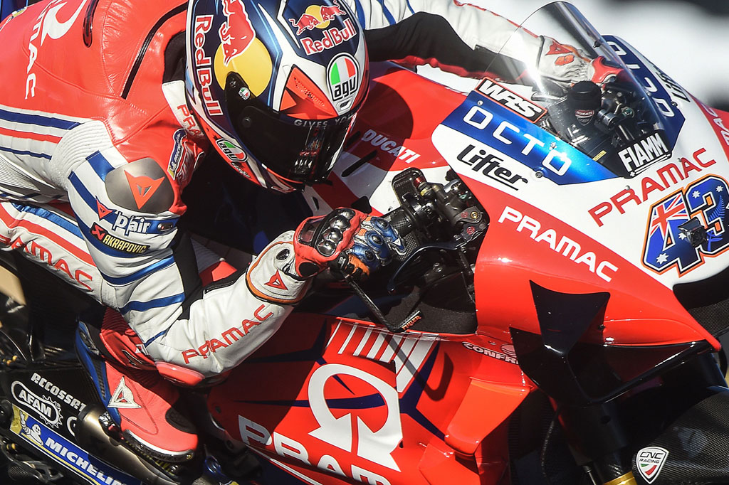 Sementara pembalap Pramac Racing, Jack Miller berada di posisi kedua dengan selisih 0,222 detik di belakang Quartararo.