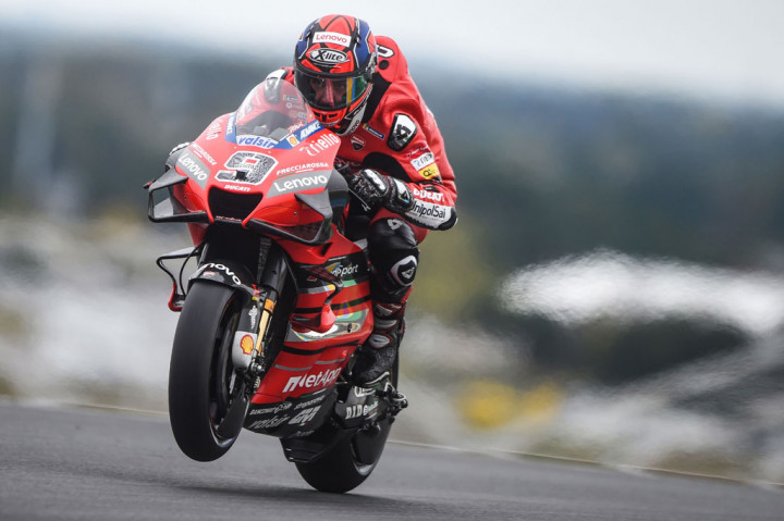 Danilo Petrucci menyintas Q1 setelah hasil buruk di sesi latihan bebas hingga mampu membawa dua Ducati di baris terdepan setelah finis P3 dengan raihan waktu satu menit 31,647 detik.