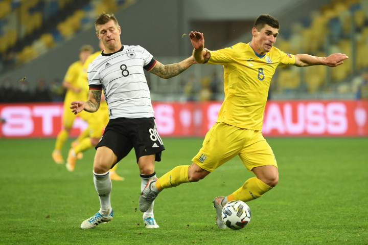 Gol balasan Ukraina dicetak oleh Ruslan Malinovskyi dari hadiah penalti.