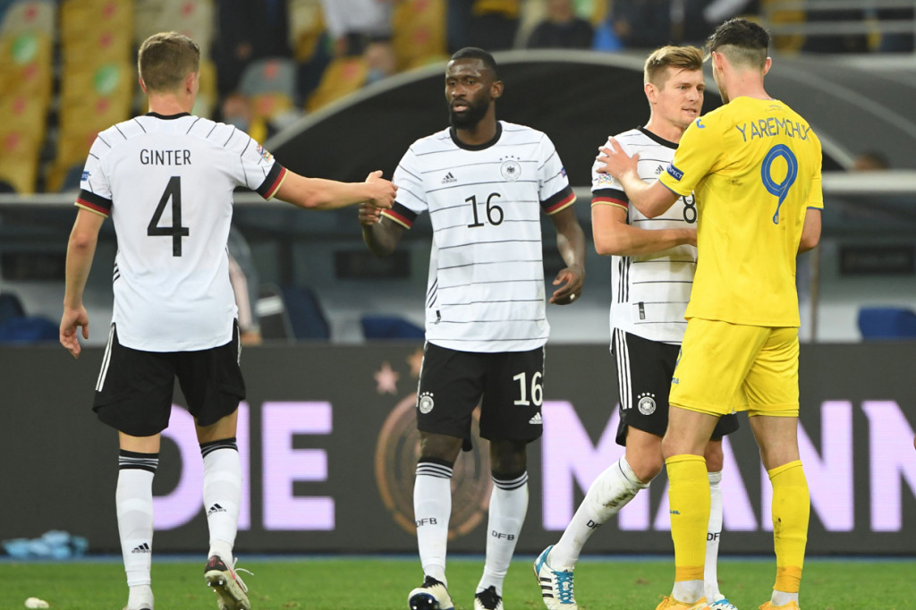 Sedangkan Ukraina (3) turun ke posisi 3. 