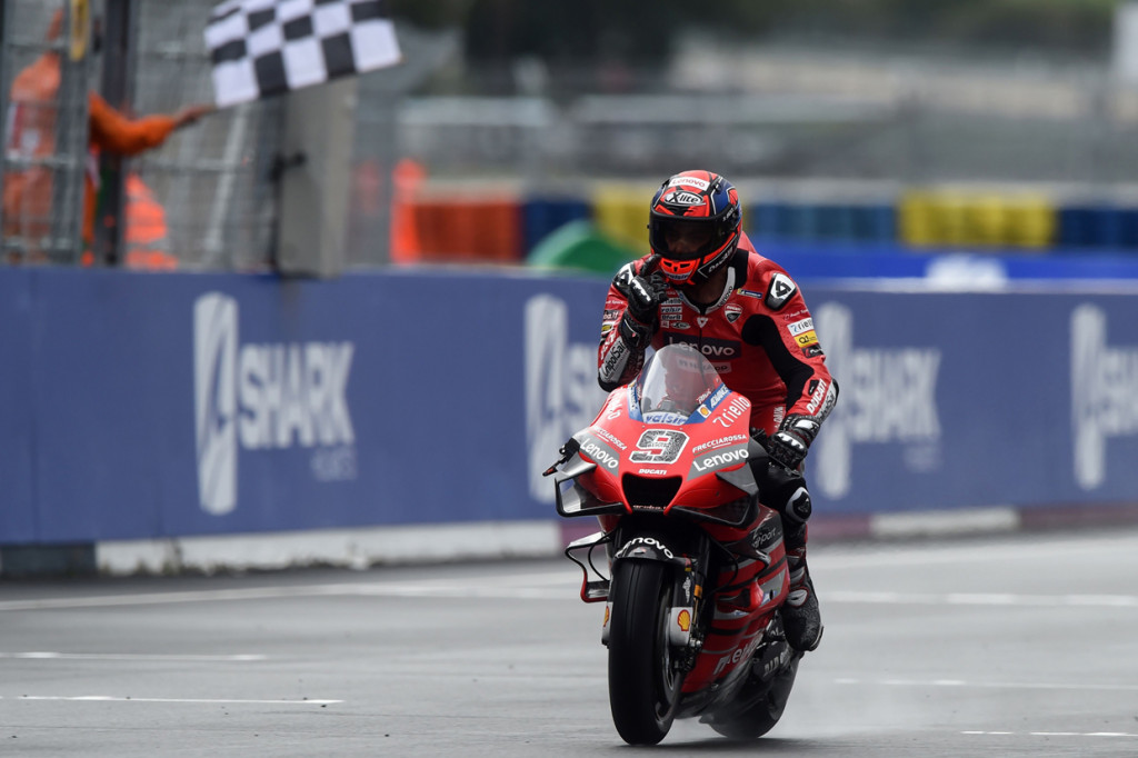 Petrucci mengalahkan Alex Marquez (Repsol Honda) dan Pol Espargaro (KTM) pada MotoGP Perancis yang digelar di Sirkuit Le Mans, Minggu, 11 Oktober 2020.
