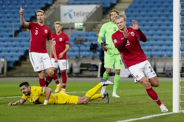 Haaland melengkapi trigolnya pada menit ke-74. Diawali operan Sorloth, bola kemudian dikuasai Haaland yang kemudian menaklukkan Tatarusanu dan mencatatkan gol keenamnya dari enam pertandingan internasionalnya.
