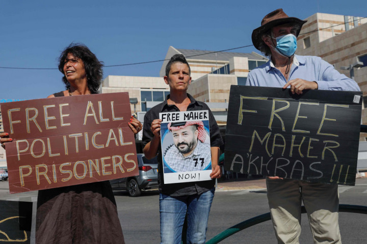 Maher al-Akhras, 49, ditangkap di dekat Nablus dan ditempatkan dalam penahanan administratif, sebuah kebijakan yang digunakan Israel untuk menahan tersangka militan tanpa dakwaan.