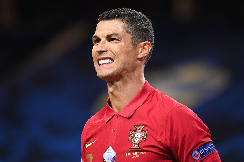 CR7 kemungkinan akan absen saat Juventus bertandang ke Crotone dalam lanjutan Serie A pada Minggu, 18 Oktober 2020 dan pertandingan pembukaan penyisihan grup Liga Champions di kandang Dynamo Kiev pada Selasa, 20 Oktober 2020 pekan depan.