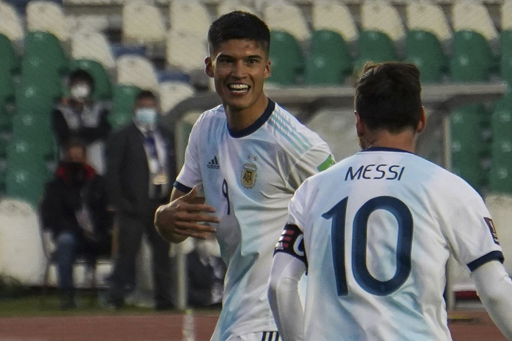 Joaquin Correa lalu mencetak gol penentu kemenangan Argentina dengan tendangan kaki kiri 10 menit sebelum bubaran. Skor 1-2 bertahan hingga laga usai.