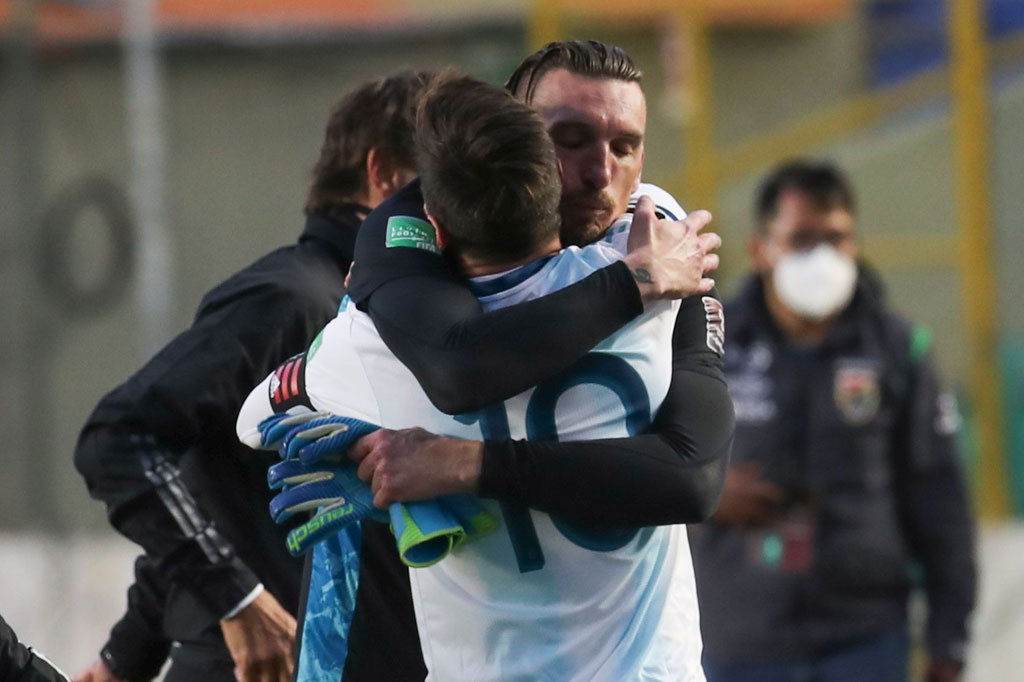 Hasil tersebut membuat Bolivia kembali menelan kekalahan setelah ditelan bulat-bulat 0-5 oleh Brasil pekan lalu. Sementara Argentina melanjutkan catatan 100 persen dalam kualifikasi Piala Dunia zona Amerika Selatan.