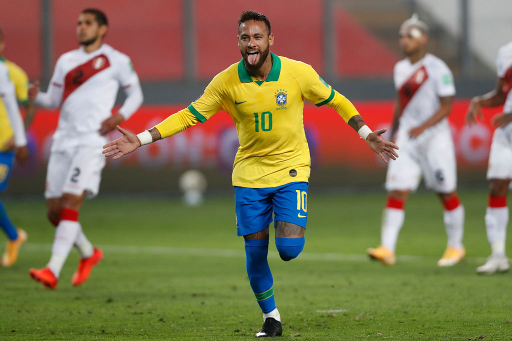 Neymar membawa Brasil berbalik unggul lewat tendangan penalti keduanya ketika waktu tersisa tujuh menit. Hadiah penalti didapat setelah Neymar dilanggar saat ingin menyambut umpan silang.