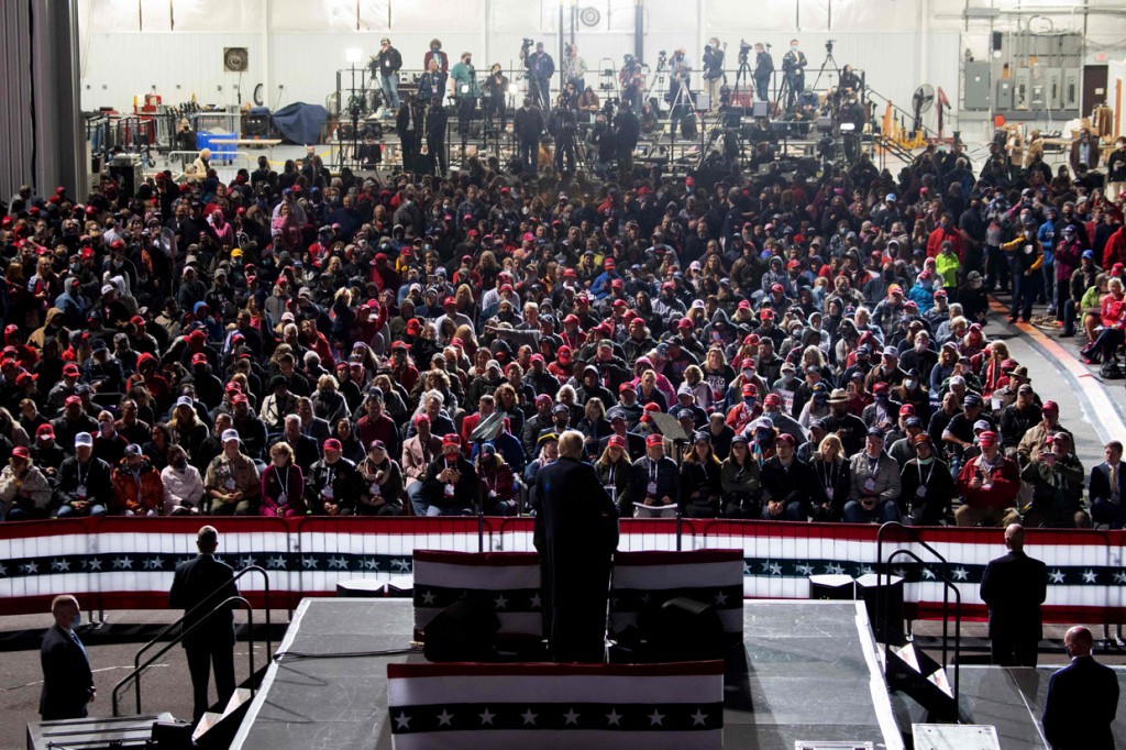 Setelah dinyatakan negatif virus korona (Covid-19), Presiden Amerika Serikat, Donald Trump, kembali berkampanye.