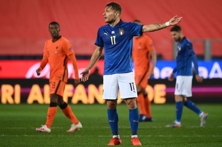 Italia hampir menggandakan keunggulan pada menit ke-23 saat Marco Verratti mengirimkan umpan terobosan manis ke arah Ciro Immobile, tetapi tembakan akhir penyerang Lazio itu masih bisa dimentahkan oleh kiper Jasper Cillessen.