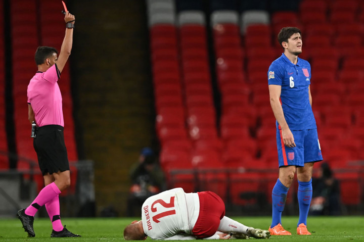 Ia melakukan pelanggaran keras terhadap Kasper Dollberg yang membuatnya mendapatkan kartu kuning kedua dan harus meninggalkan lapangan. Sebelumnya, Maguire mendapat kartu kuning pada menit ke-5 setelah melanggar Yussuf Poulsen.
