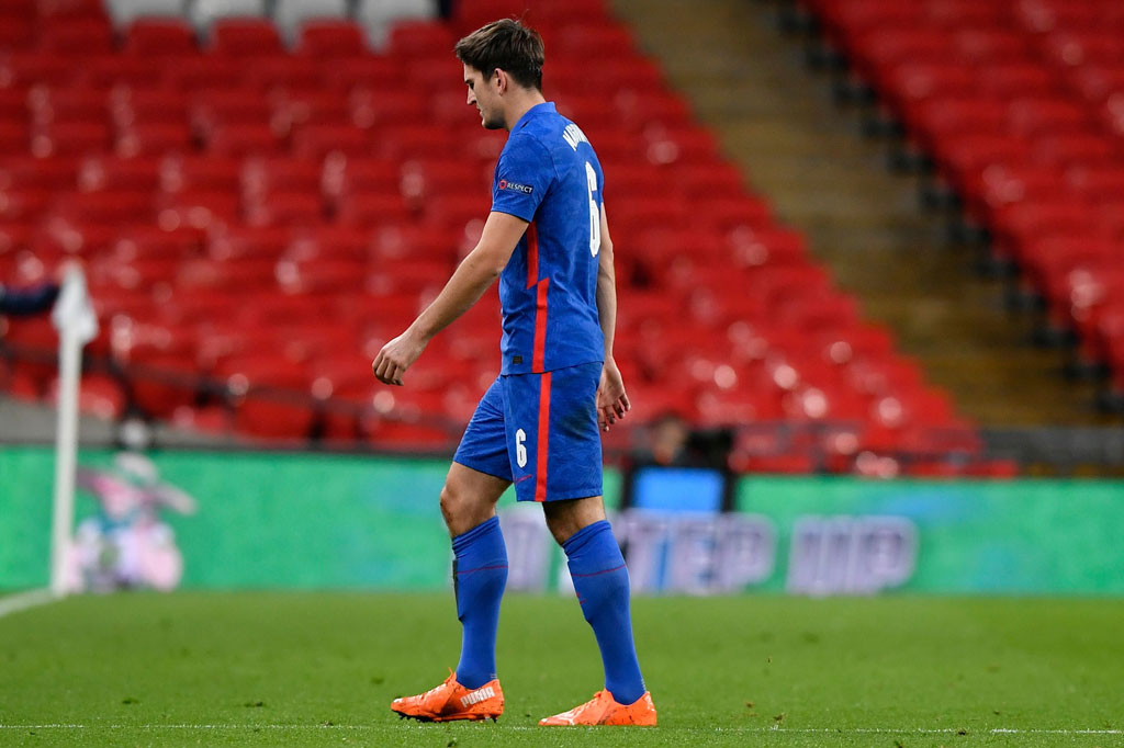 Maguire menjadi pemain ketiga Inggris yang diusir di Stadion Wembley, setelah Paul Scholes pada 1999 dan Steven Gerrard pada 2012.