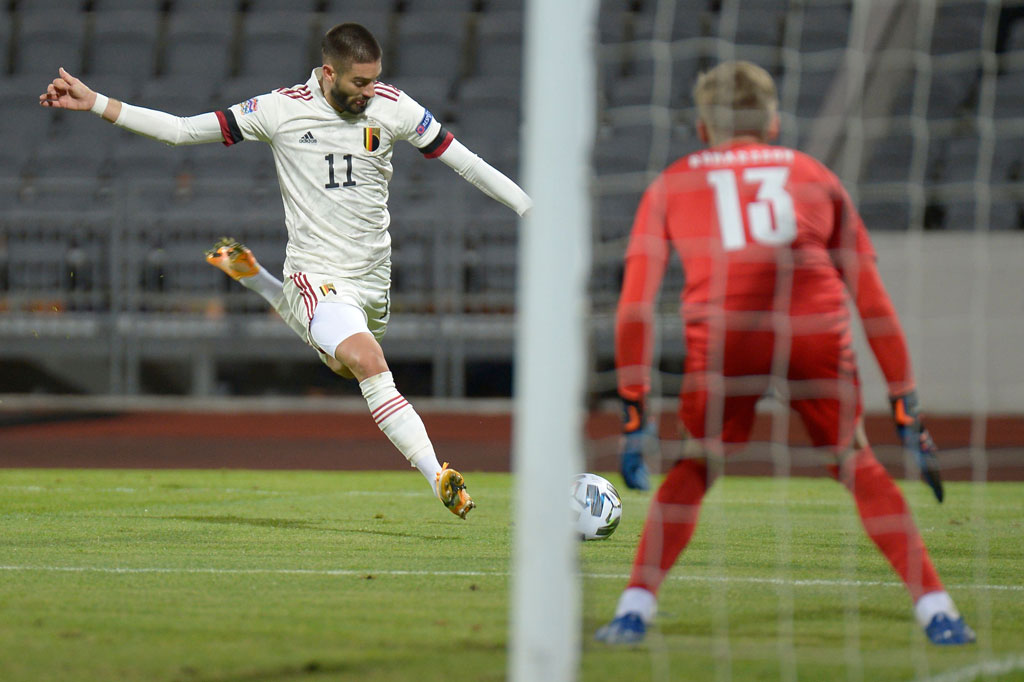 Permainan yang menghibur pada babak pertama tidak terulang setelah turun minum. Pada babak kedua Belgia hanya mencatatkan dua tembakan ke gawang tuan rumah, meski demikian mereka tetap mampu mengatasi Islandia sekaligus mendepak tuan rumah ke strata lebih rendah.