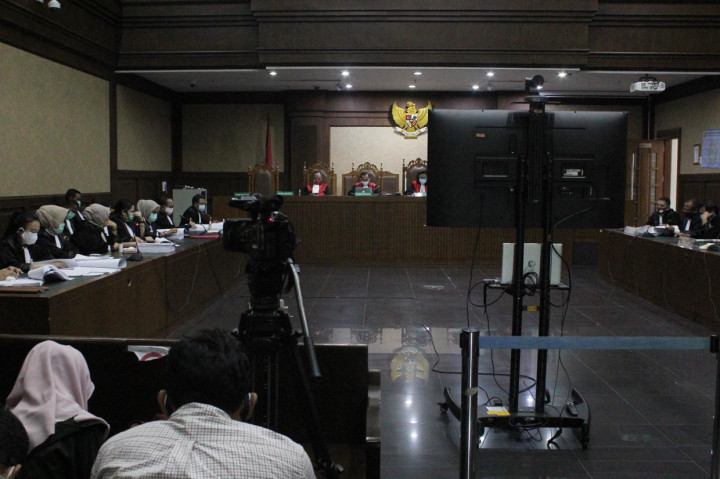 Suasana sidang tuntutan Direktur Utama PT Hanson International Tbk. Benny Tjokrosaputro dan Komisaris Utama PT Trada Alam Minera Heru Hidayat yang menghadirkan terdakwa secara virtua di Pengadilan Tindak Pidana Korupsi (Tipikor), Jakarta.