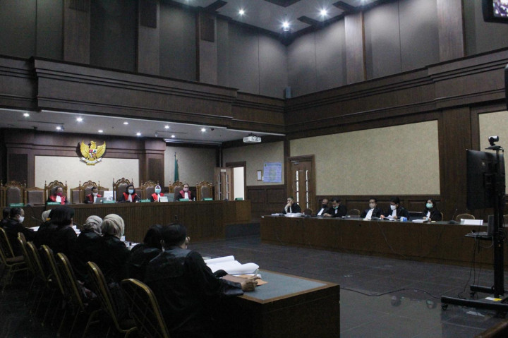 Benny diyakini jaksa bersalah melakukan korupsi dan memperkaya diri bekerjasama dengan tiga mantan pejabat Jiwasraya senilai Rp 16 triliun.